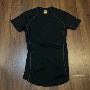 Icebreaker Merino 150 Zone Short Sleeve Base Layer Shirt Women's Size M 26 x 14